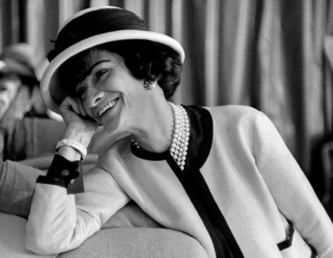 Coco chanel little black dress 1926 hotsell