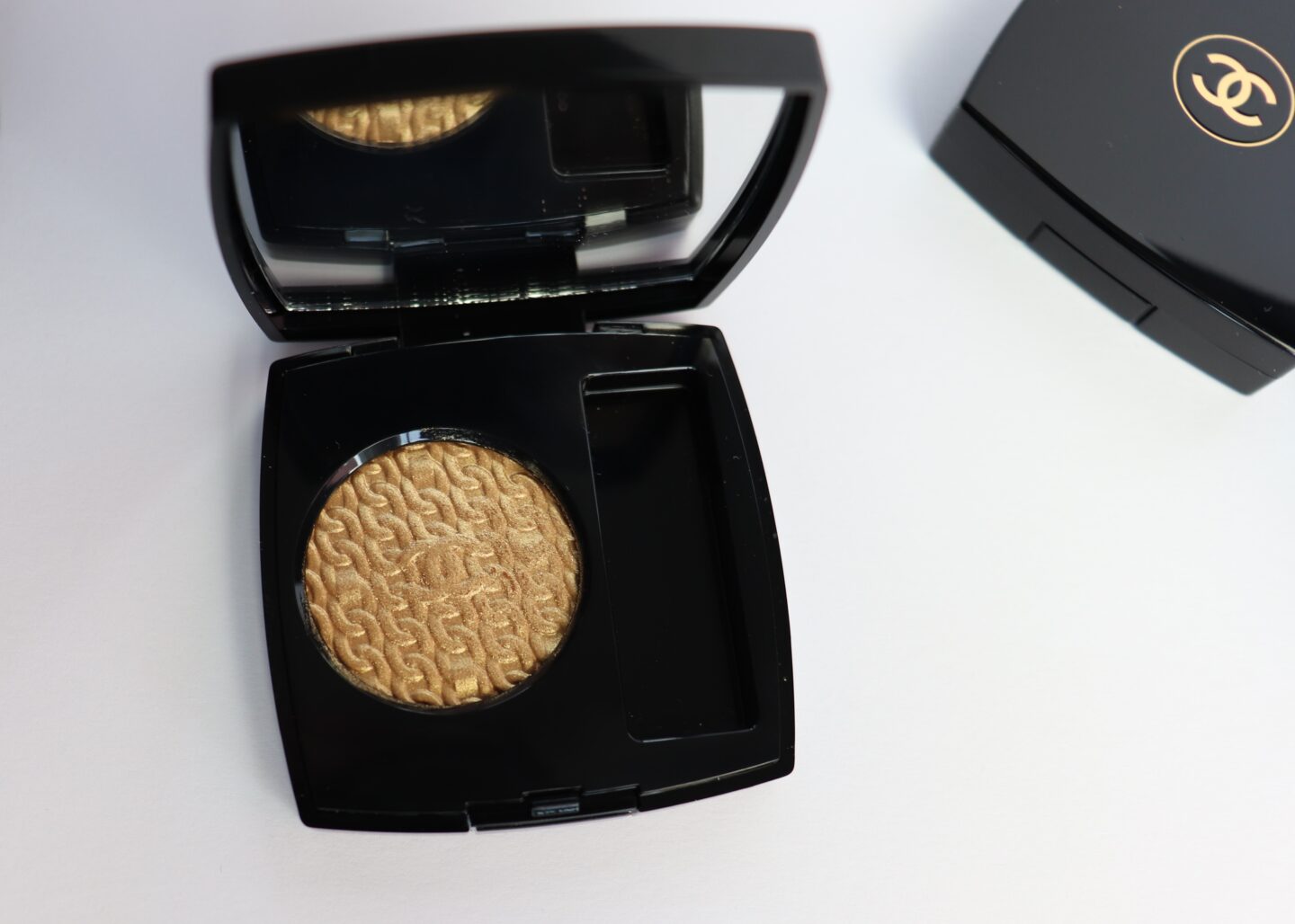 Chanel Ombre Première Longwear Powder Eyeshadow 925 OR ANTIQUE 